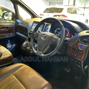 Toyota Esquire 1.8 FWD Hybrid (7 Seater) 2018 Purple