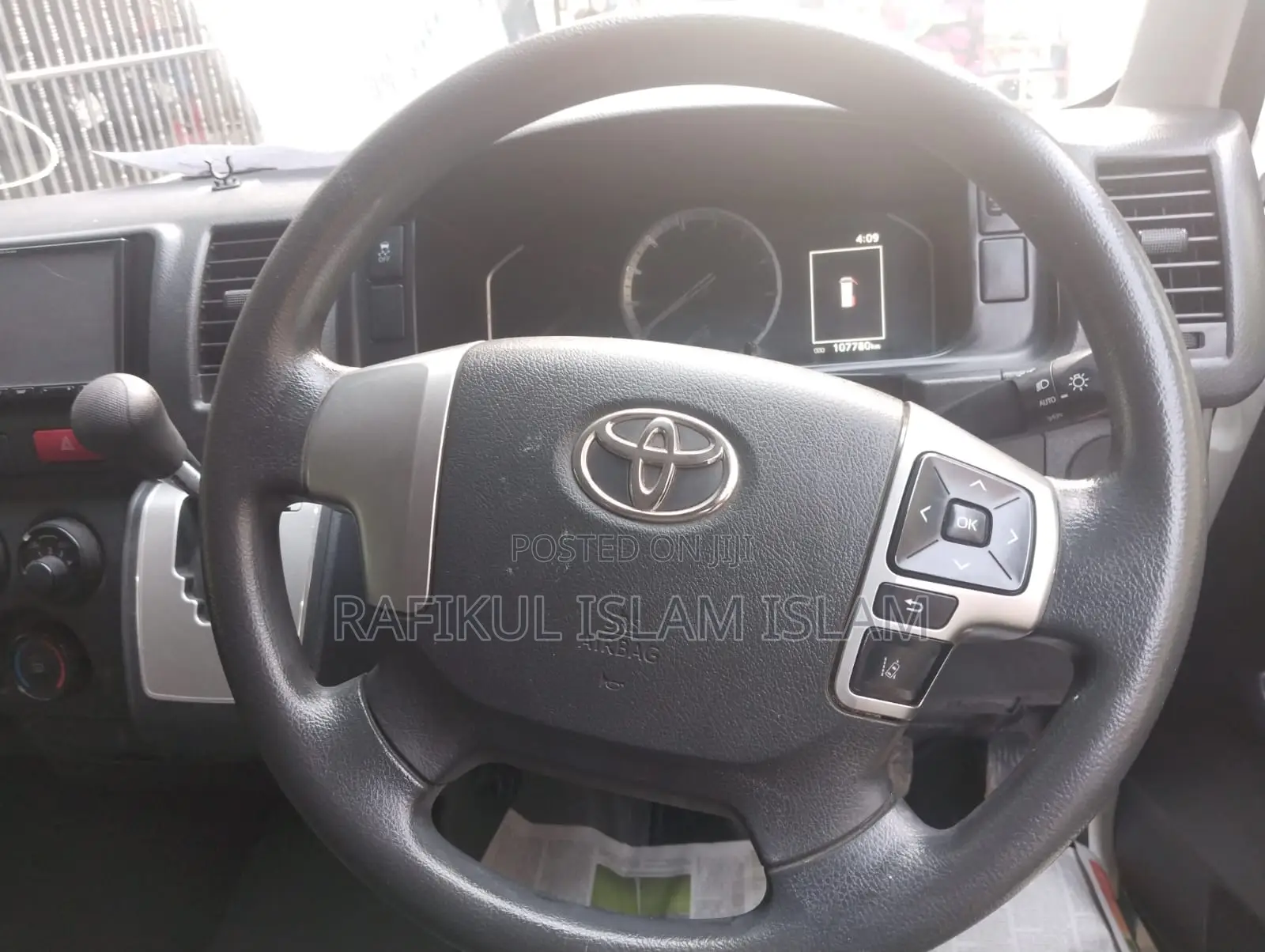 Toyota HiAce 2020 White