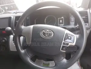 Toyota HiAce 2020 White
