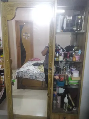 ড্রেসিং টেবিল