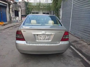 Photo - Toyota Corolla Sedan 2001 Beige