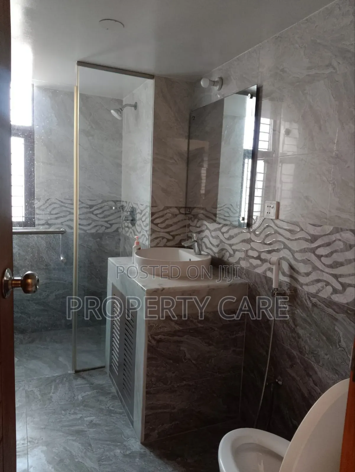 Furnished 4bdrm Apartment in Gulshan for Rent