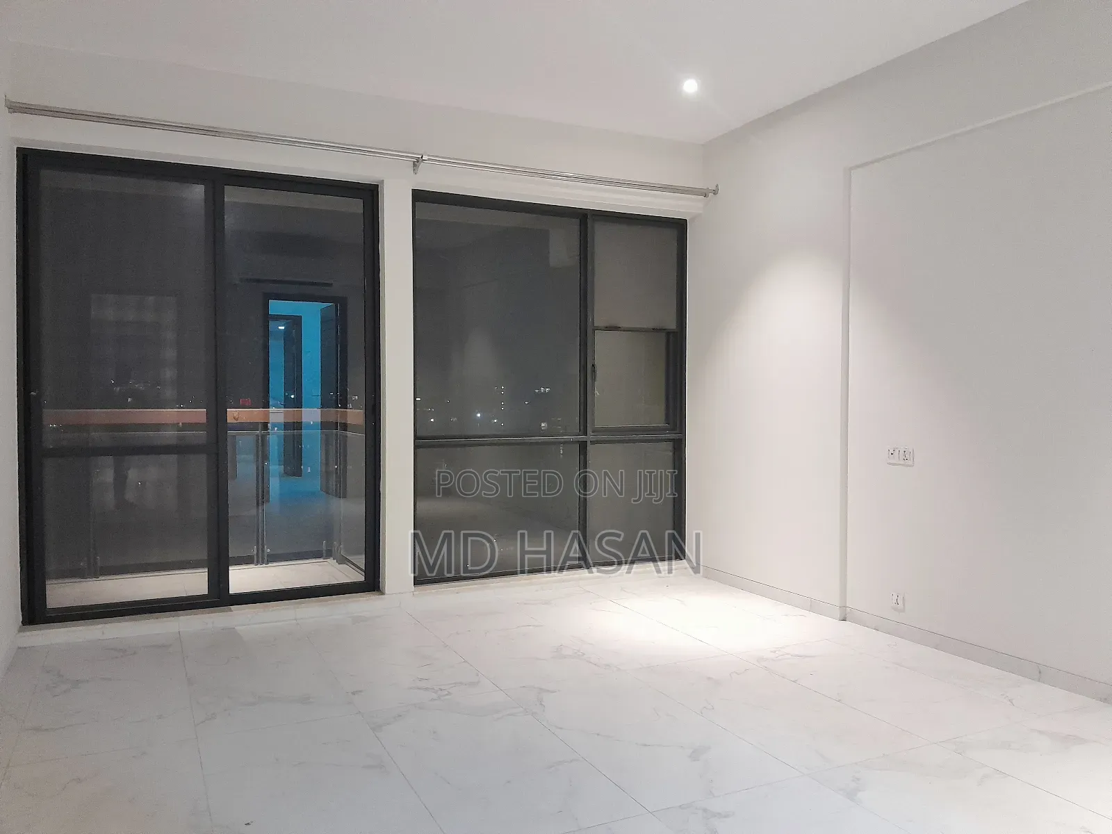 3bdrm Apartment in Semi Furbished Flat for Rent