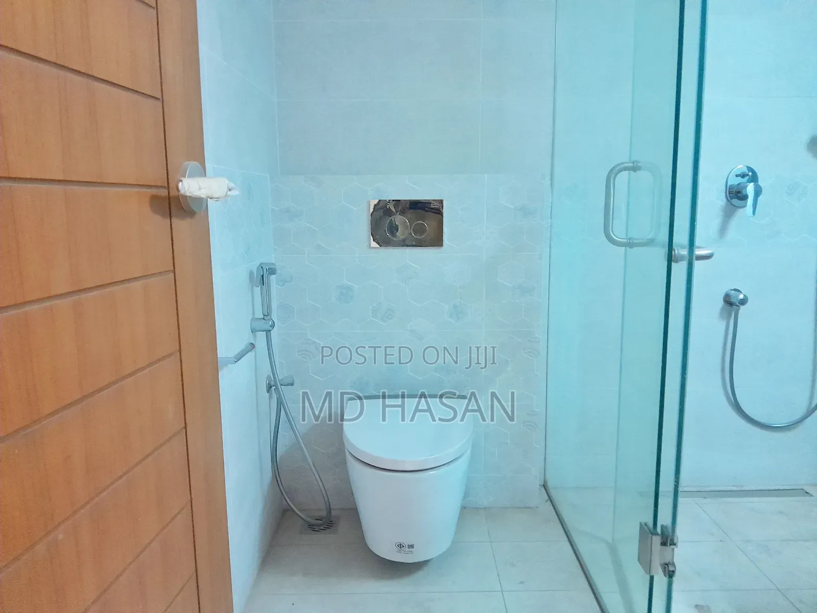 3bdrm Apartment in Semi Furbished Flat for Rent