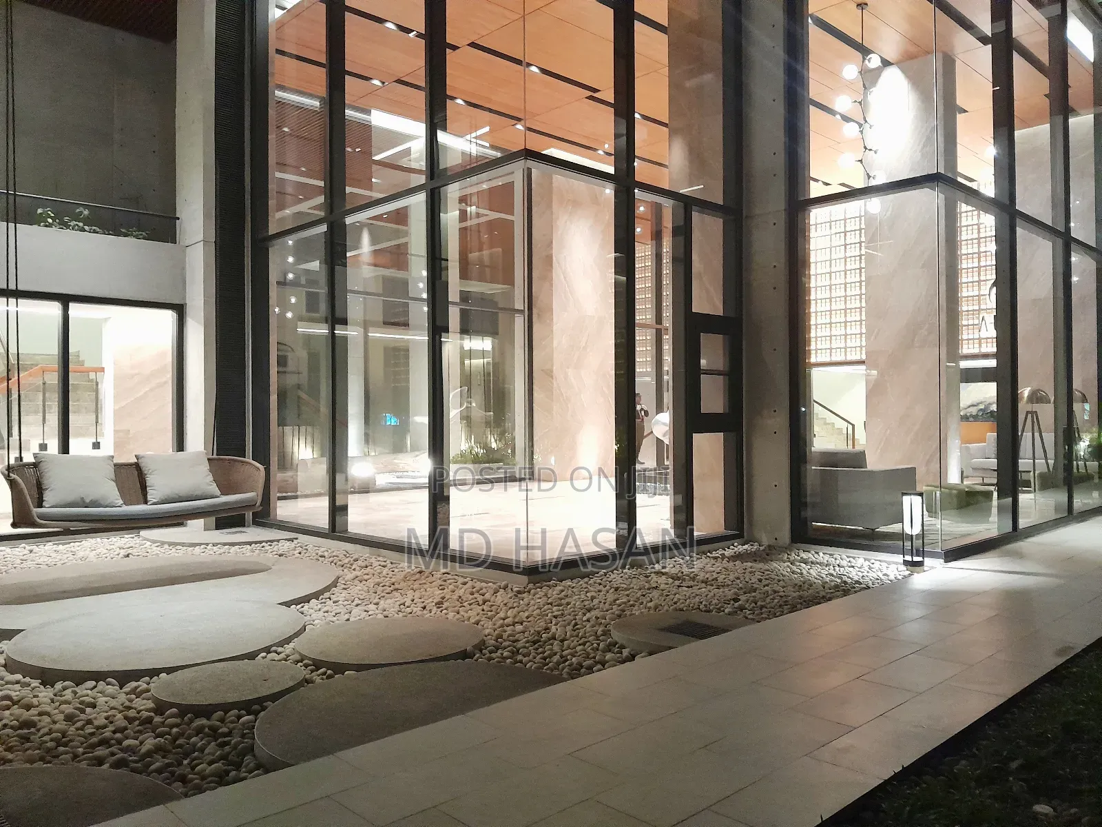 3bdrm Apartment in Semi Furbished Flat for Rent