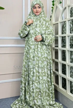 Salah Long Khimar