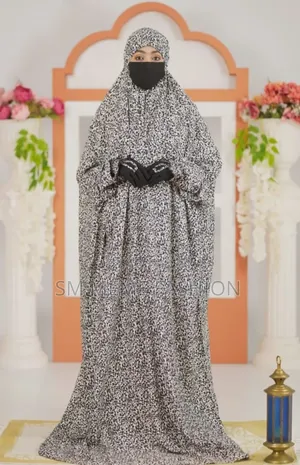 Salah Long Khimar