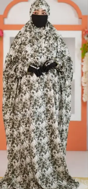 Salah Long Khimar