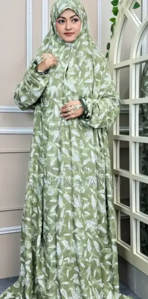 Salah Long Khimar