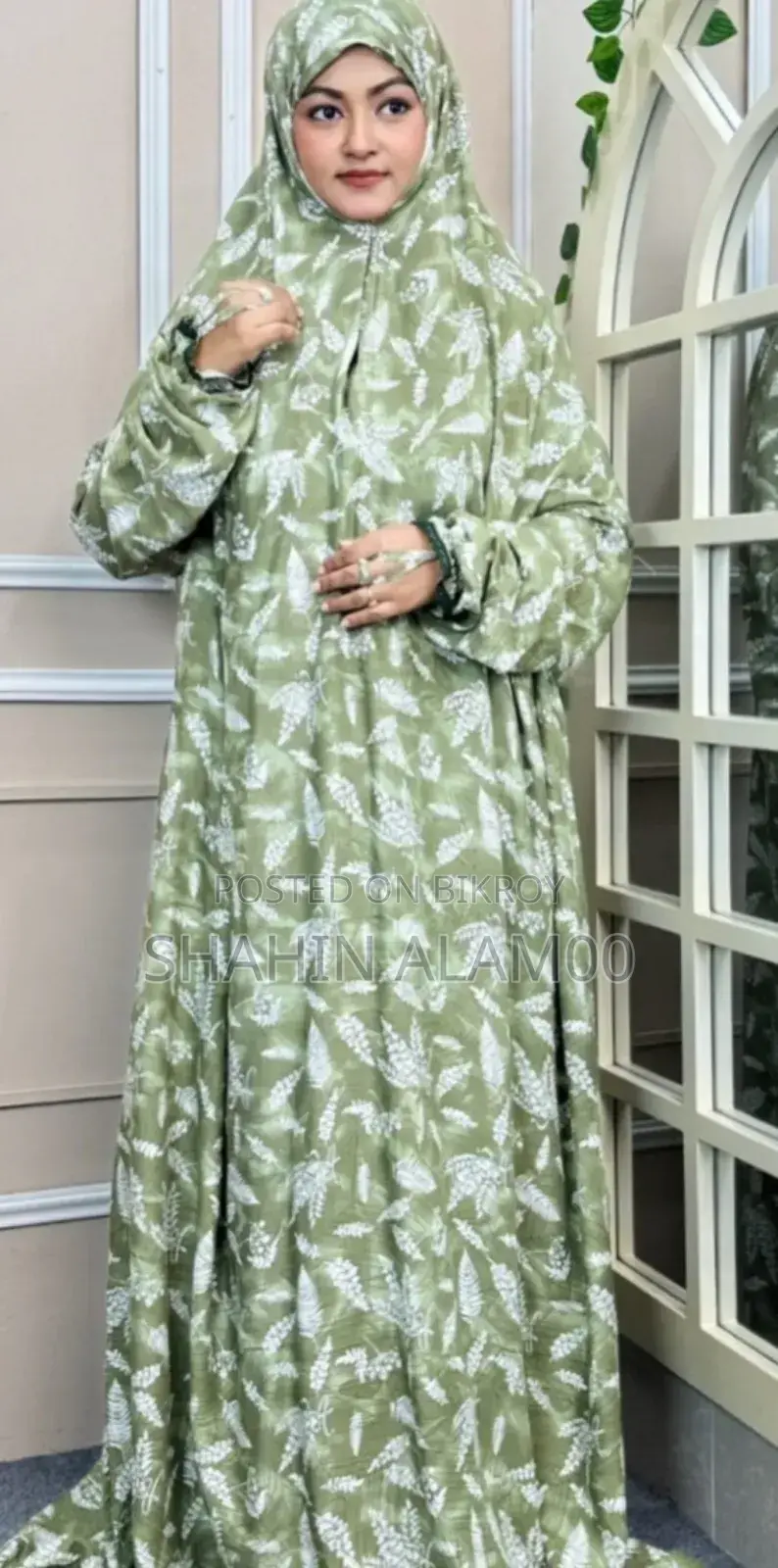 Salah Long Khimar