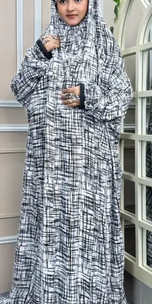 Salah Long Khimar