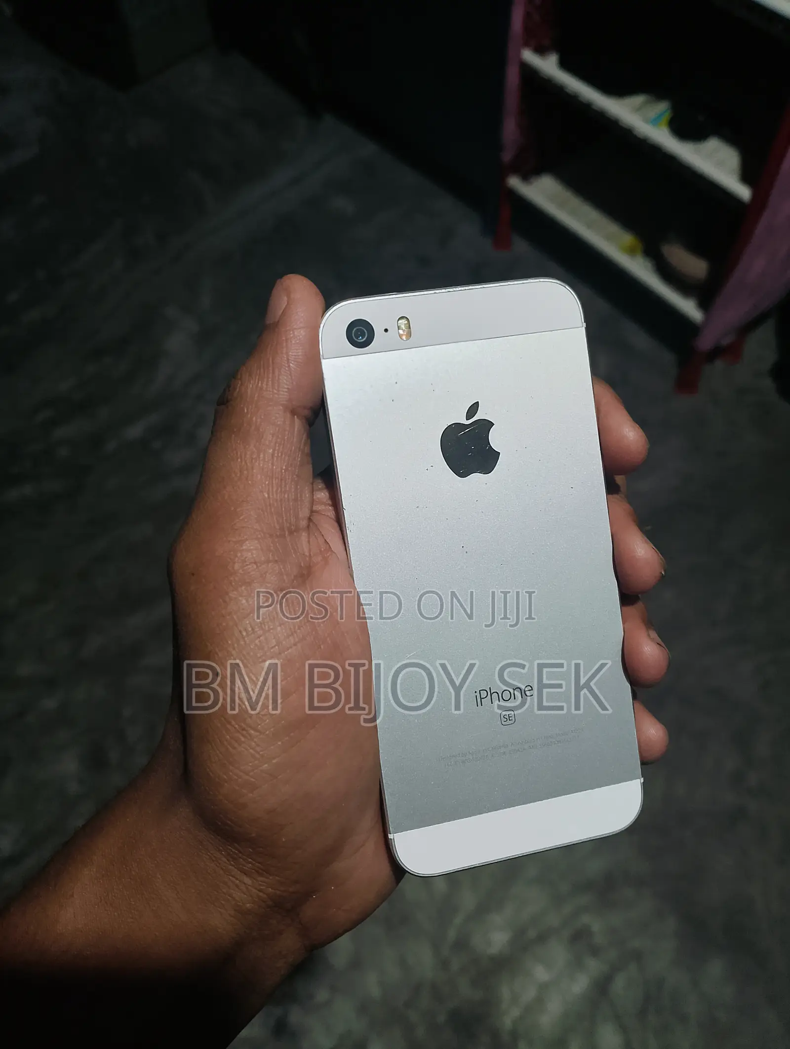 Apple iPhone SE 32 GB Silver