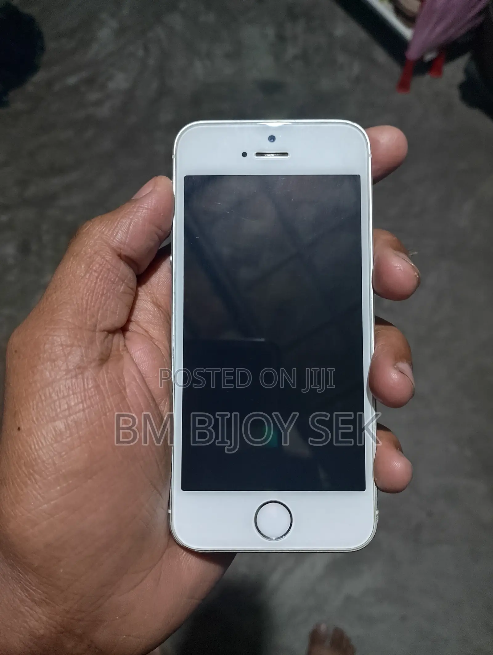 Apple iPhone SE 32 GB Silver