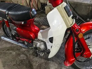Honda 2005 Red