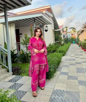 Photo - White Gold Georgette Three Piece