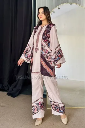 Photo - টু- পিসটু- পিসটু- পিস