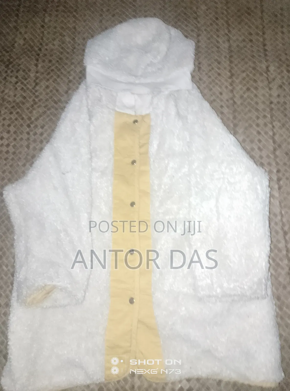 এই প্রোডাক্টটা ব্যবহারিত সেজন্য কম দাম দিয়ে দিচ্ছি