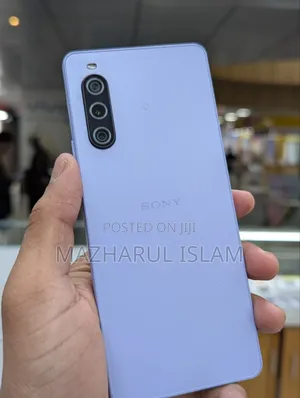 Photo - Sony Xperia 10 v 128 GB Purple
