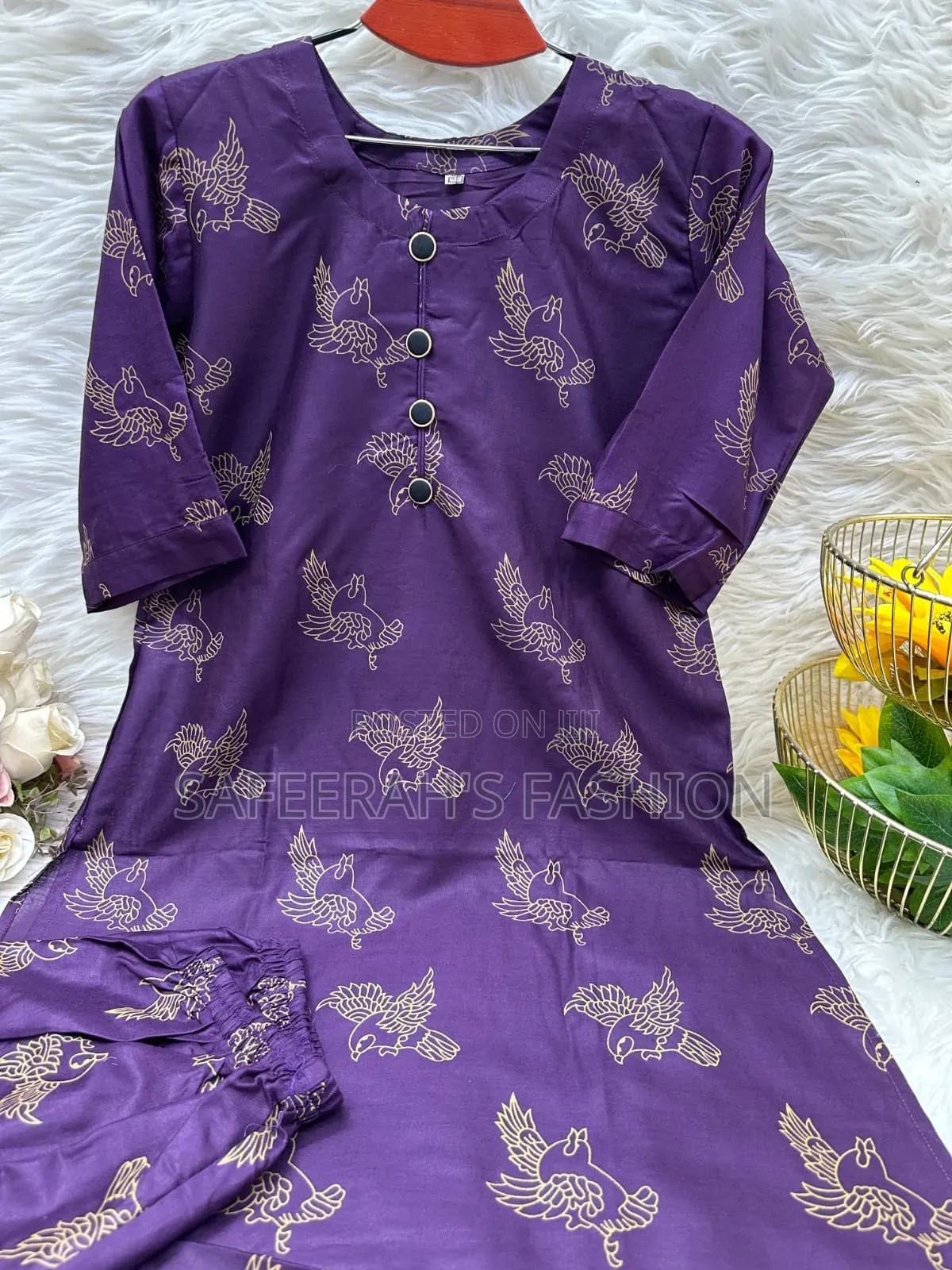 কামিজ স্টাইলের পাখি প্রিন্টের টু-পিস কালেকশনLif