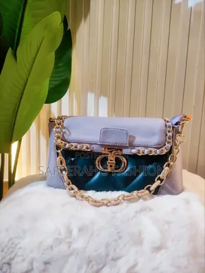 ডুয়াল-টোন ব্যাগ