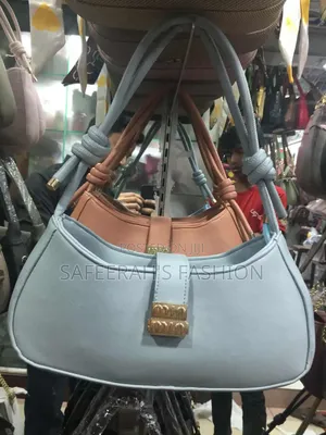 Photo - ফ্যাশেনাবল সাইড ব্যাগ নতুন কালেকশন।