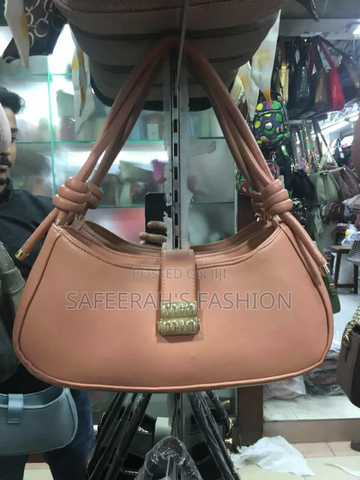 ফ্যাশেনাবল সাইড ব্যাগ নতুন কালেকশন।