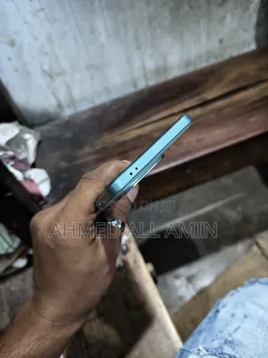 Photo - Vivo iQOO 256 GB Bronze