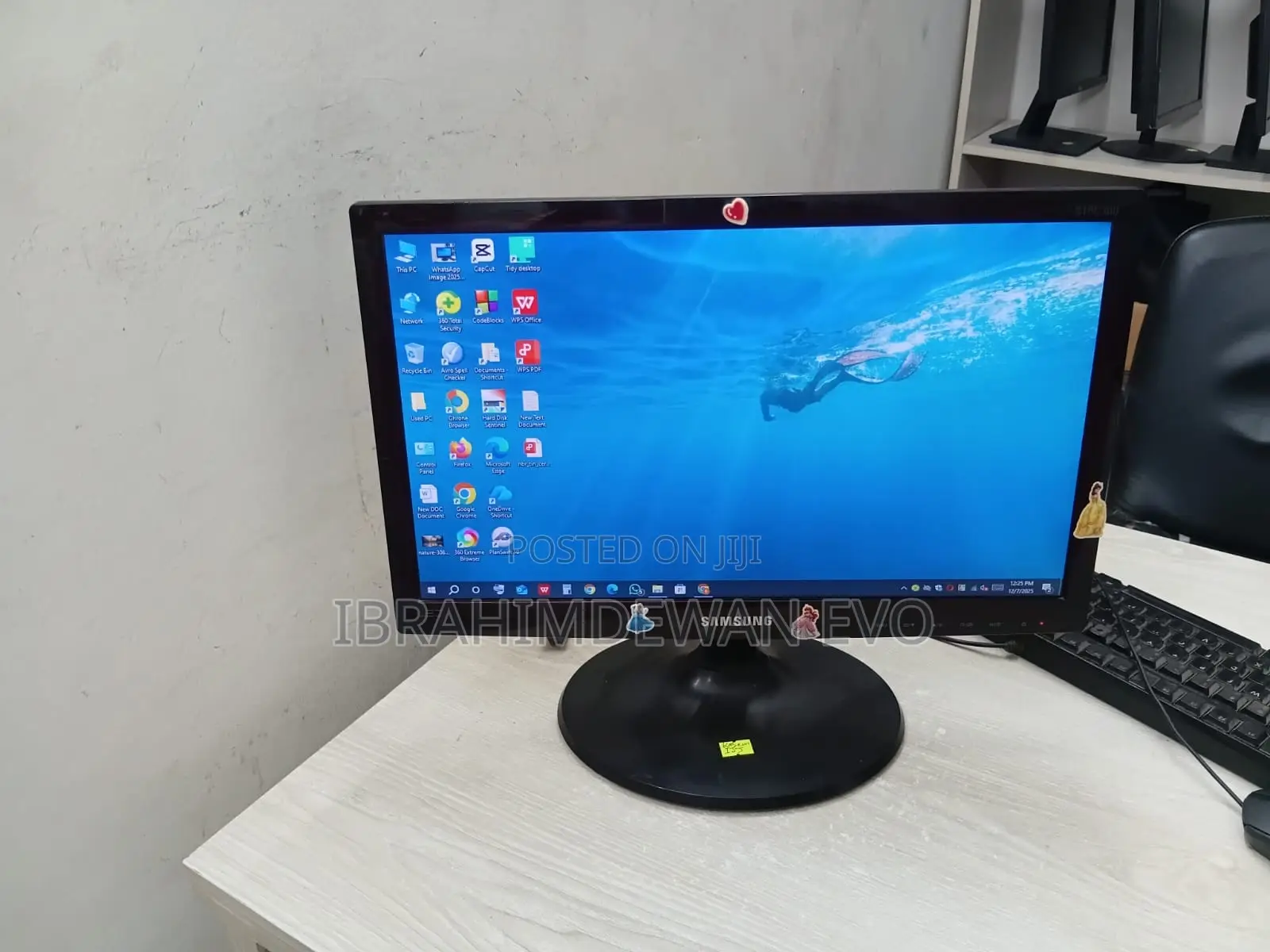 Full Fresh Samsung 19" Monitor, Resolution (1366x768),Model : S19c300