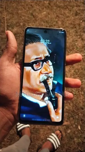 Photo - Infinix Hot 40 Pro 128 GB Blue