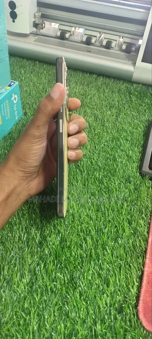 Infinix Hot 40 128 GB Bronze