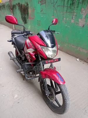 Hero Glamour 2018 Red