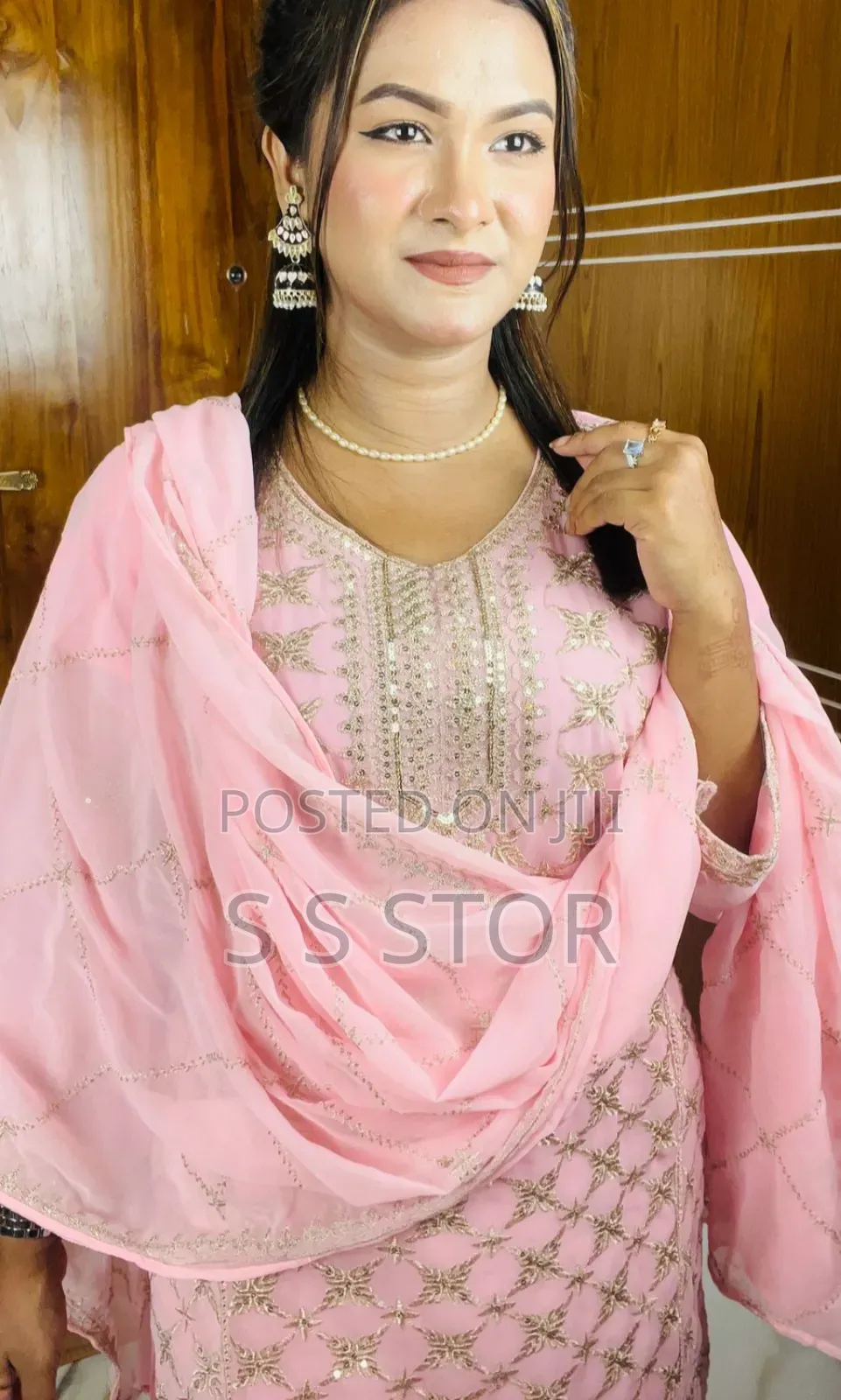 Georgettethree Piece এমব্রয়ডারি কাজ ১০০% কোয়ালিটি সম্পূর্ণ ড্রেস।