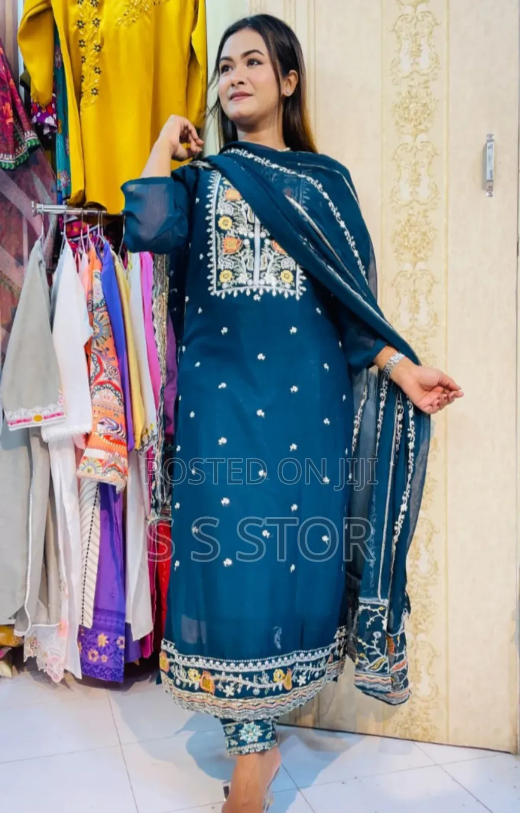 Georgettethree Piece এমব্রয়ডারি কাজ ১০০% কোয়ালিটি সম্পূর্ণ ড্রেস।