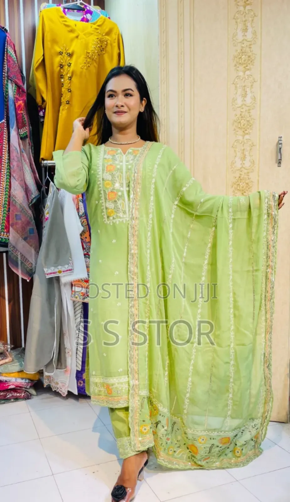 Georgettethree Piece এমব্রয়ডারি কাজ ১০০% কোয়ালিটি সম্পূর্ণ ড্রেস।