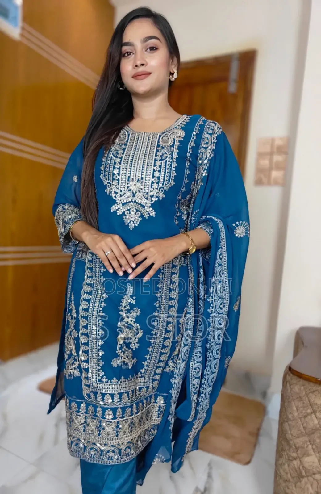 Georgettethree Piece এমব্রয়ডারি কাজ ১০০% কোয়ালিটি সম্পূর্ণ ড্রেস।