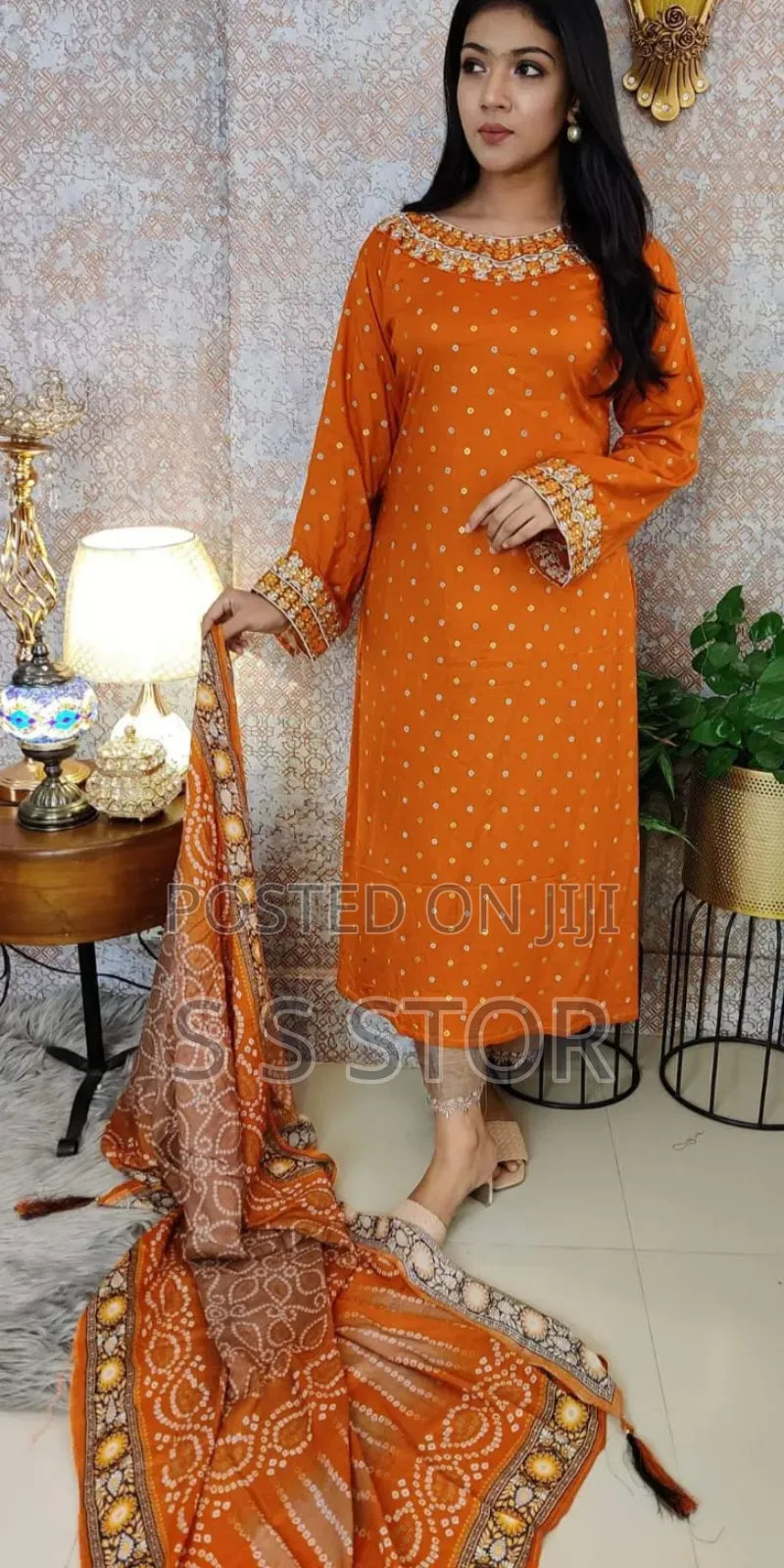 Kamij Lilan Emborder Kaj + Skin Pint