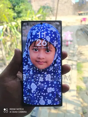 Photo - Samsung Galaxy S22 Ultra 5G 256 GB Gold