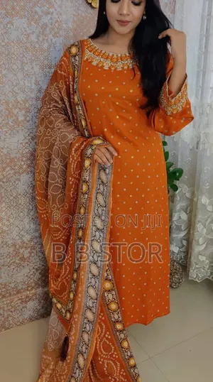 Photo - Kamij Lilan Emborder Kaj + Skin Pint Gg Jj