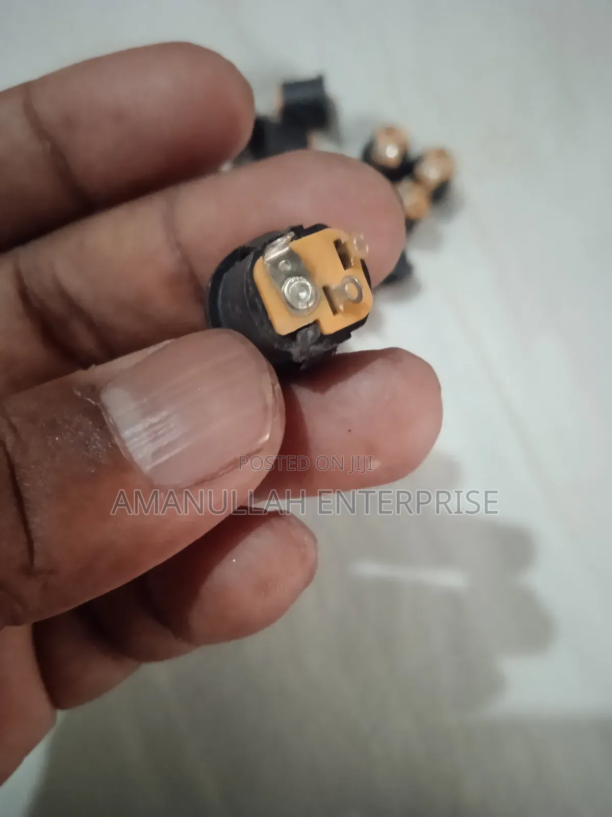 Male / Female Dc Connectors Used to Supply Dc Power.