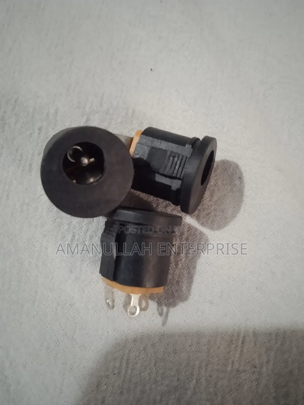 Male / Female Dc Connectors Used to Supply Dc Power.