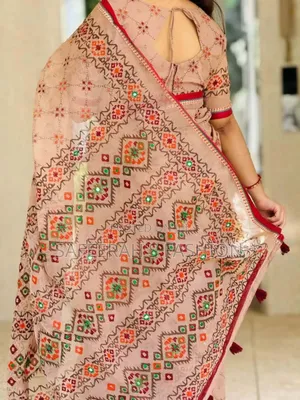 স্ক্রিন প্রিন্ট এর উপর এমব্রয়ডারি কাজের শাড়িr