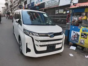 Toyota Noah 2022 Pearl