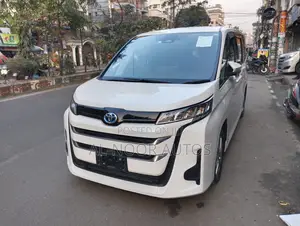 Toyota Noah 2022 Pearl