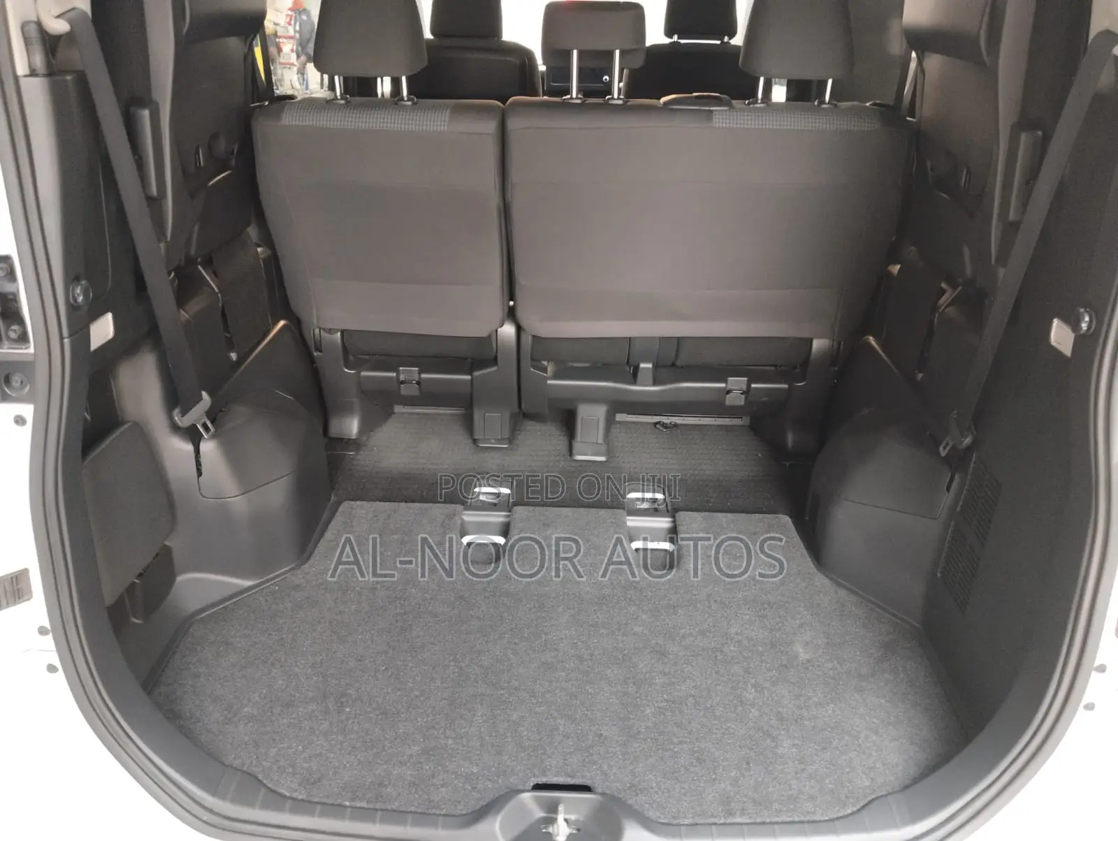 Toyota Noah 2022 Pearl