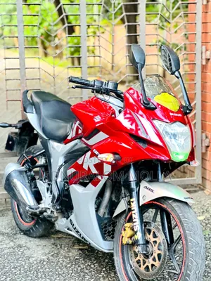 Photo - Suzuki SFV650 2019 Red