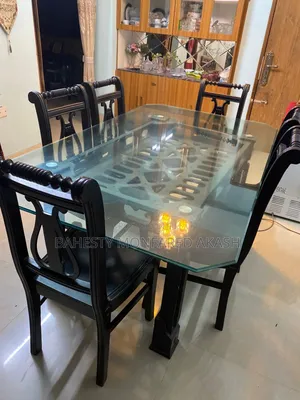 ৬ চেয়ারের একটি ডাইনিং টেবিল বিক্রি হবে