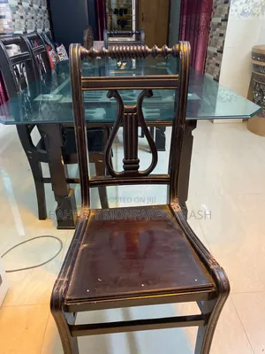 ৬ চেয়ারের একটি ডাইনিং টেবিল বিক্রি হবে