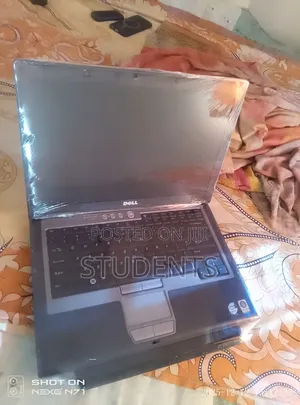 Photo - Laptop Dell Latitude D630 2GB Intel Core 2 Duo SSD 128GB