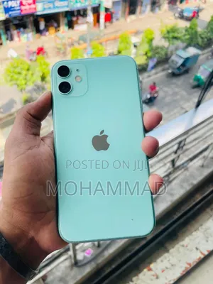 Photo - New Apple iPhone 11 128 GB Green