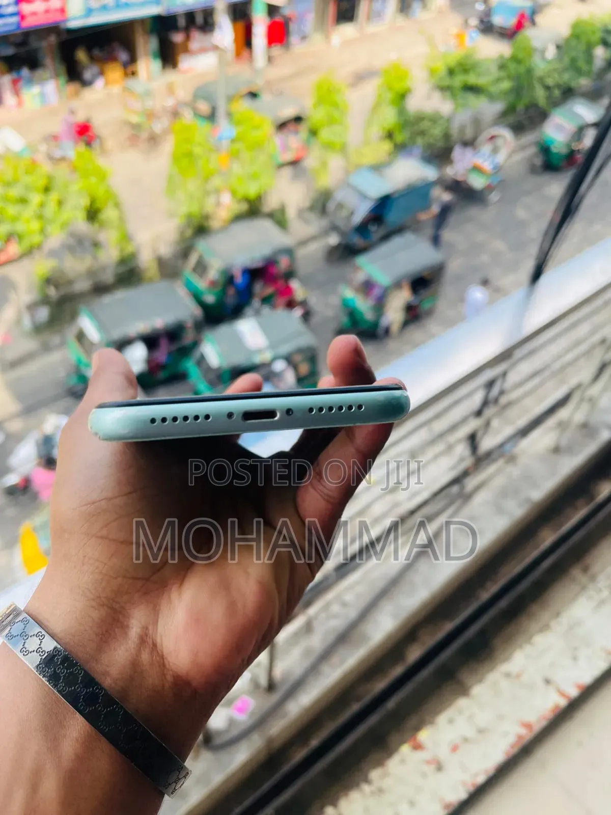 New Apple iPhone 11 128 GB Green